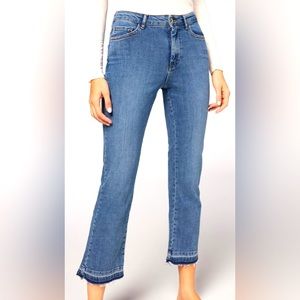 Calzedonia. Cropped Flare Jeans size S NWOT